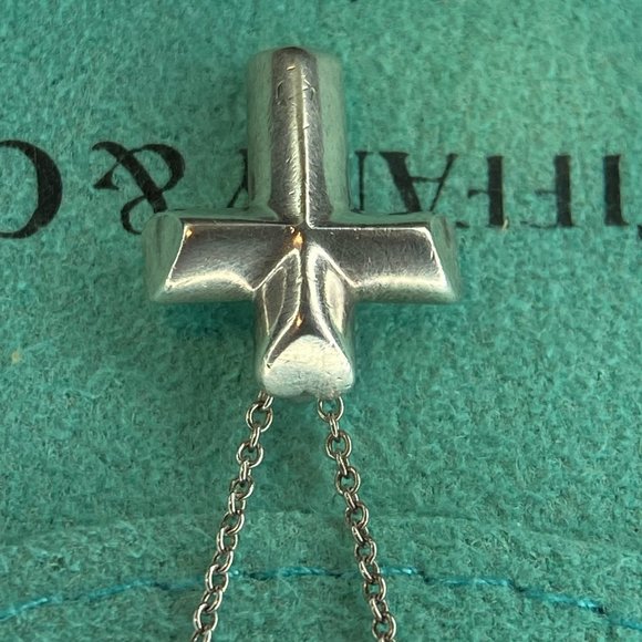 Tiffany & Co. Paloma Picasso Silver Cross Tenderness Heart Pendant Necklace - Picture 6 of 8